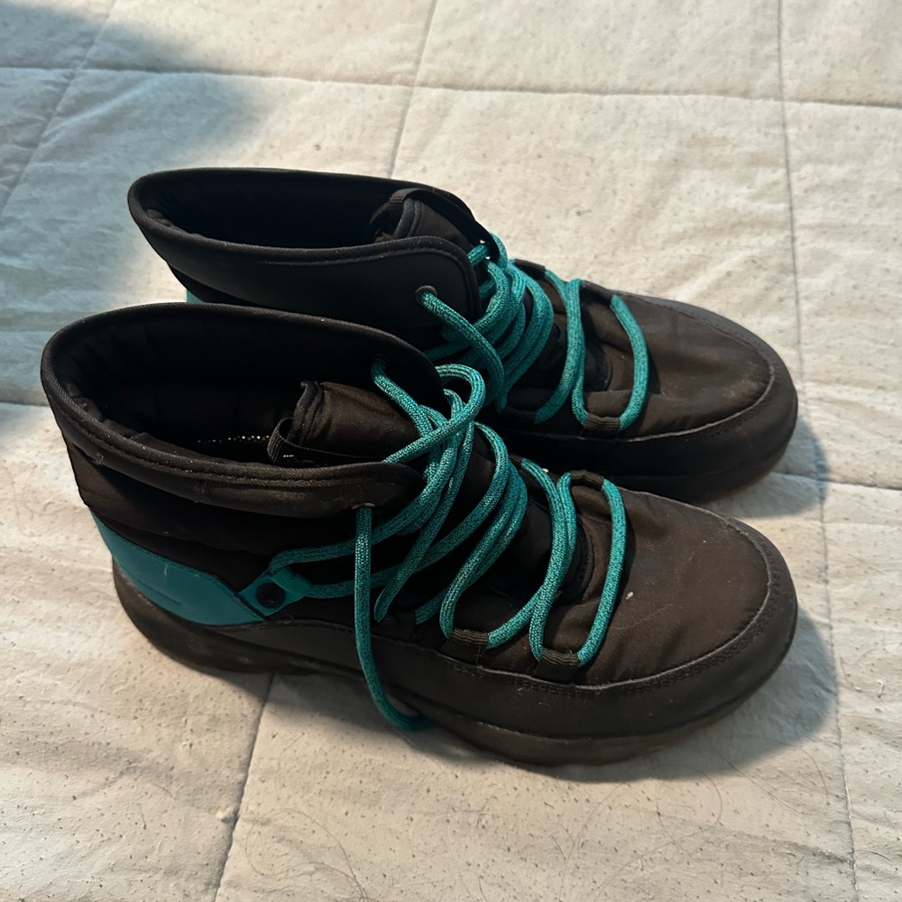 Columbia Black and Teal Winter Boots